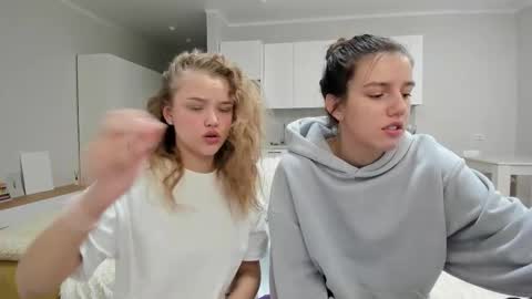 Mona online show from October 2025 12:51:02 AM