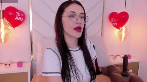 Luna online show from February 2025 11:38:02 AM