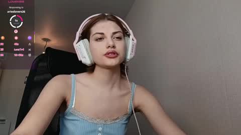 Snapshot of florenceheatly chatting on May 2026 08:19:01 AM Flora online show from May 2026 08:19:01 AM