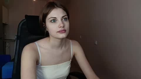 Snapshot of florenceheatly chatting on May 2026 10:12:02 AM Flora online show from May 2026 10:12:02 AM
