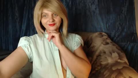 Snapshot of floretdiana chatting on December 2025 10:03:01 PM floretdiana online show from December 2025 10:03:01 PM