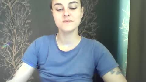 Snapshot of flower_bluee chatting on May 2026 05:49:01 AM Ambika 3 online show from May 2026 05:49:01 AM