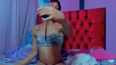 Snapshot of flower_weed chatting on June 2026 05:32:02 AM Flower weed online show from June 2026 05:32:02 AM
