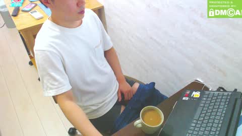 Snapshot of flowerbox chatting on January 2025 07:28:01 AM flowerbox online show from January 2025 07:28:01 AM
