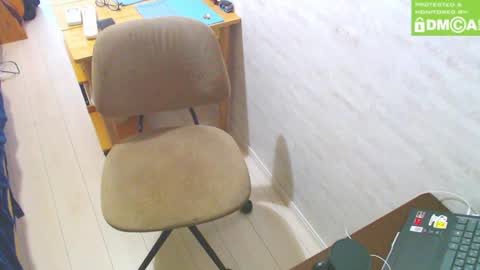 Snapshot of flowerbox chatting on February 2025 08:17:01 AM flowerbox online show from February 2025 08:17:01 AM