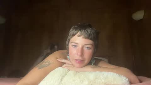 Snapshot of flowergirl448844 chatting on December 2024 03:50:02 AM Flowergirl online show from December 2024 03:50:02 AM