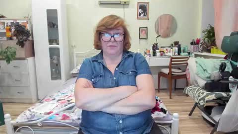 Flowerlower online show from December 2025 05:31:02 PM