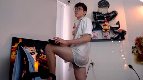 Snapshot of flowers109 chatting on December 2024 07:59:02 PM flowers109 online show from December 2024 07:59:02 PM