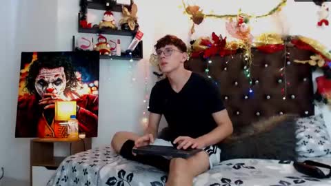 Snapshot of flowers109 chatting on December 2024 08:48:01 PM flowers109 online show from December 2024 08:48:01 PM