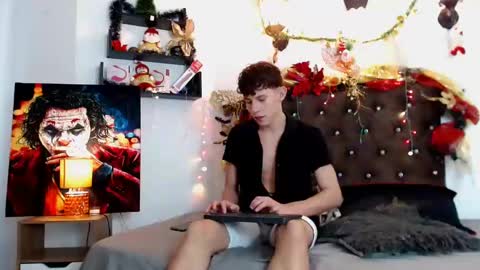 Snapshot of flowers109 chatting on December 2024 10:12:01 PM flowers109 online show from December 2024 10:12:01 PM