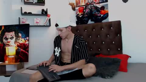 Snapshot of flowers109 chatting on January 2025 08:46:02 PM flowers109 online show from January 2025 08:46:02 PM