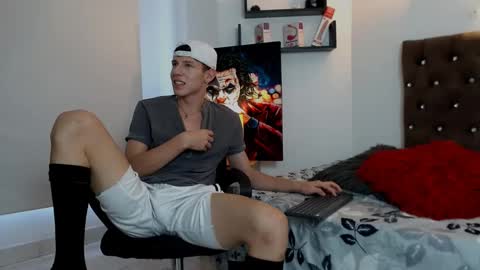 Snapshot of flowers109 chatting on January 2025 09:43:01 PM flowers109 online show from January 2025 09:43:01 PM