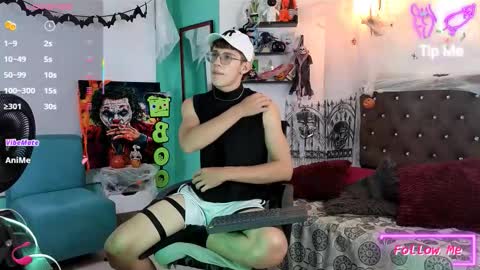 Snapshot of flowers109 chatting on October 2025 10:48:02 PM flowers109 online show from October 2025 10:48:02 PM