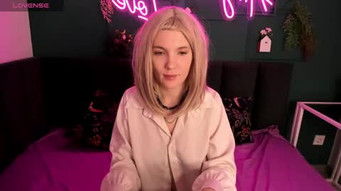 Snapshot of fluffy_monica chatting on March 2025 07:32:02 AM Monica online show from March 2025 07:32:02 AM