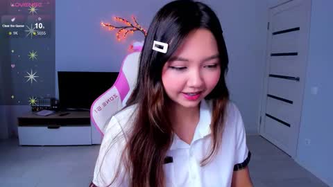 Snapshot of fluffy_rose chatting on October 2025 01:58:02 AM Rose online show from October 2025 01:58:02 AM