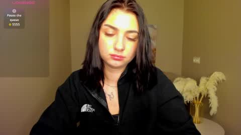 Lina online show from May 2026 12:05:01 AM