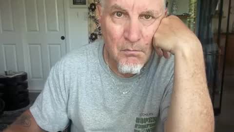 Snapshot of fnkywht60smthng_ chatting on June 2026 06:44:01 PM fnkywht60smthng_ online show from June 2026 06:44:01 PM