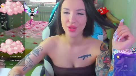 Snapshot of folinskaayaa chatting on May 2026 06:08:01 AM folinskaayaa online show from May 2026 06:08:01 AM