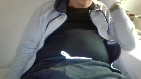 Snapshot of folletto1 chatting on March 2025 02:40:01 PM folletto1 online show from March 2025 02:40:01 PM