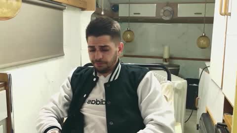 independent model online show from March 2026 07:50:01 PM