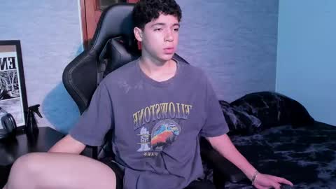 Foni online show from March 2026 01:33:02 AM