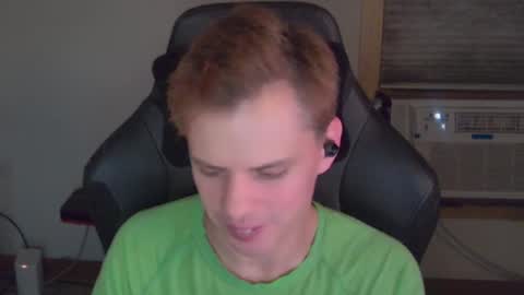 Snapshot of forever_broken chatting on October 2025 04:40:02 AM forever_broken online show from October 2025 04:40:02 AM