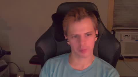 Snapshot of forever_broken chatting on October 2025 05:52:01 AM forever_broken online show from October 2025 05:52:01 AM