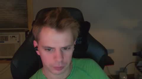 Snapshot of forever_broken chatting on December 2025 06:30:02 AM forever_broken online show from December 2025 06:30:02 AM