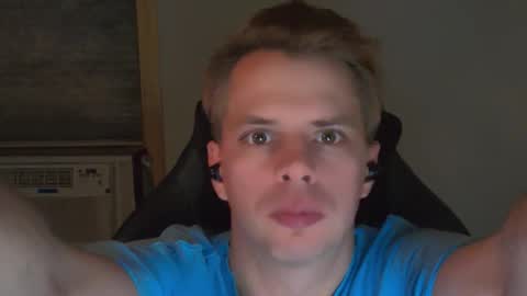 Snapshot of forever_broken chatting on December 2025 06:06:01 AM forever_broken online show from December 2025 06:06:01 AM