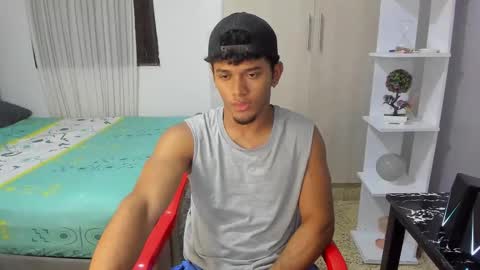 Fox online show from November 2025 06:01:01 AM