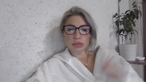 fox_red_lady7 online show from November 2025 12:11:02 PM