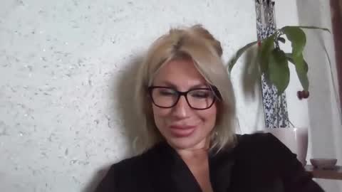 fox_red_lady7 online show from May 2026 06:19:02 AM