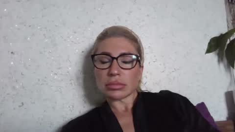 fox_red_lady7 online show from May 2026 09:38:01 AM