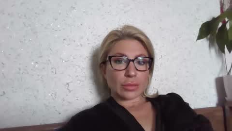 fox_red_lady7 online show from May 2026 06:21:03 AM