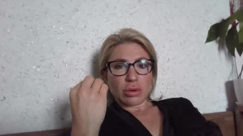 fox_red_lady7 online show from May 2026 06:43:02 AM