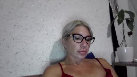 fox_red_lady7 online show from June 2026 08:02:01 PM