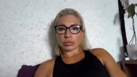 fox_red_lady7 online show from July 2026 09:03:02 AM