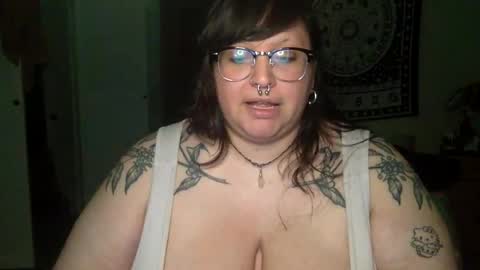 Snapshot of foxdarling96 chatting on June 2026 01:14:01 AM foxdarling96 online show from June 2026 01:14:01 AM