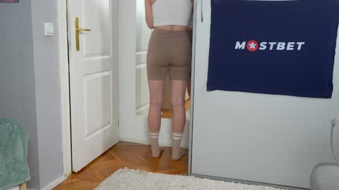 CUSTOM PHOTOS AND VIDEOS -  online show from January 2025 03:02:01 PM