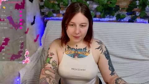 Snapshot of foxgirlandmerguis chatting on October 2025 12:02:02 PM Belinda online show from October 2025 12:02:02 PM