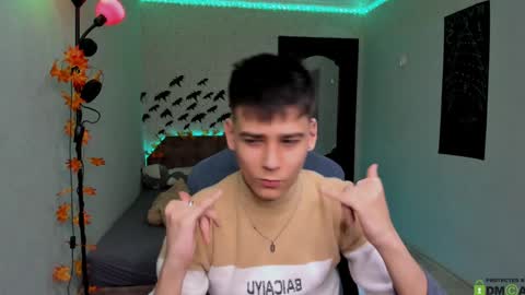 Snapshot of foxicfu chatting on December 2024 10:44:02 AM Foxicfu online show from December 2024 10:44:02 AM