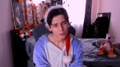 Snapshot of foxicfu chatting on December 2025 07:03:01 AM Foxicfu online show from December 2025 07:03:01 AM