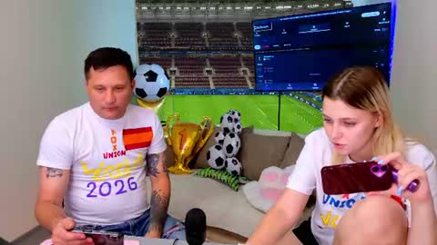 We are a couple Leo and Sofiayou are always welcome here online show from June 2026 08:33:01 PM
