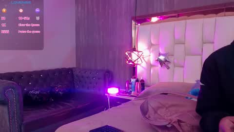 Snapshot of foxxy_dolce chatting on October 2025 11:22:01 AM Foxxy online show from October 2025 11:22:01 AM