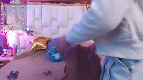 Snapshot of foxxy_dolce chatting on November 2025 01:01:02 PM Foxxy online show from November 2025 01:01:02 PM