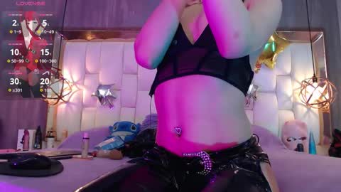 Snapshot of foxxy_dolce chatting on November 2025 08:42:02 PM Foxxy online show from November 2025 08:42:02 PM