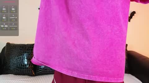 Snapshot of foxxy_girl_ chatting on November 2025 07:09:01 AM andice online show from November 2025 07:09:01 AM