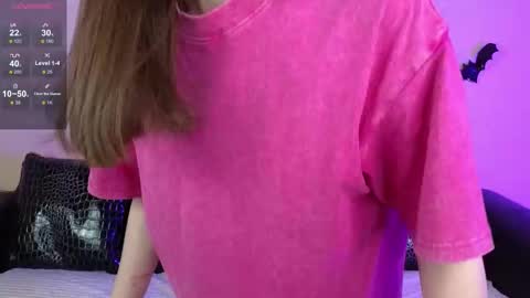 Snapshot of foxxy_girl_ chatting on November 2025 05:17:01 AM andice online show from November 2025 05:17:01 AM