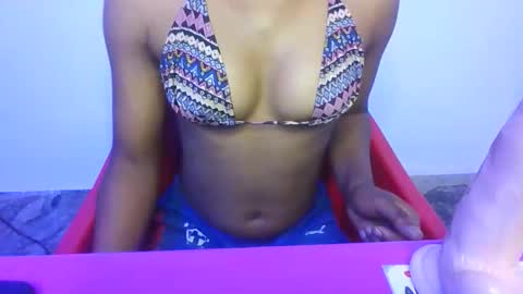 Snapshot of foxy_candy01 chatting on February 2026 06:39:02 AM foxy_candy01 online show from February 2026 06:39:02 AM
