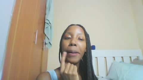 foxyatmidnite online show from July 2026 12:32:02 AM